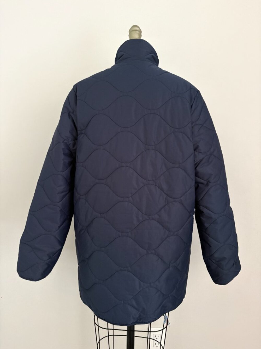 Quince Featherless Quilted Long Puffer Jacket Coat Navy Gold Snaps Preppy Chic M - Picture 10 of 10